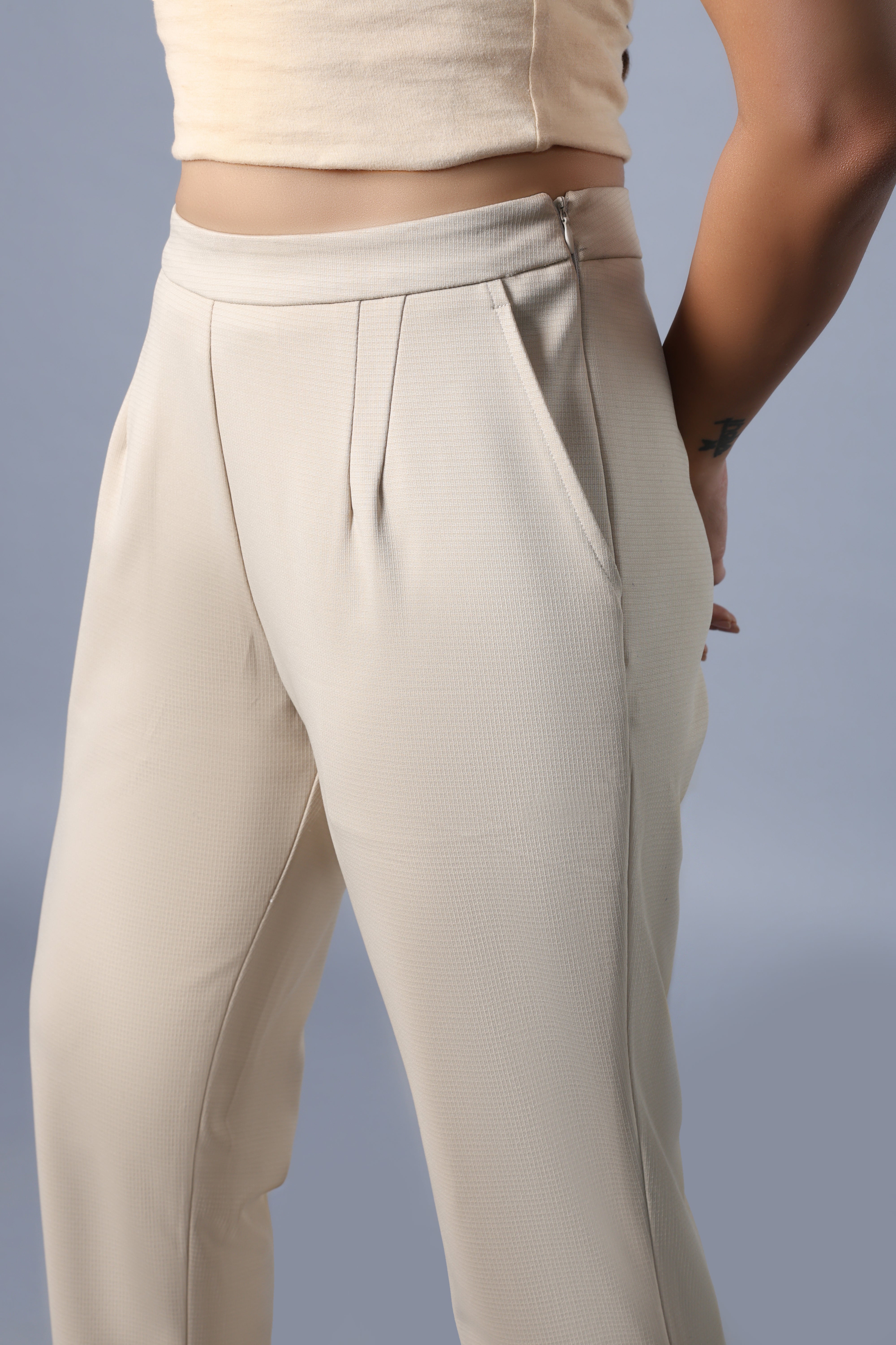 Mid rise parallel trouser with side zip & pockets