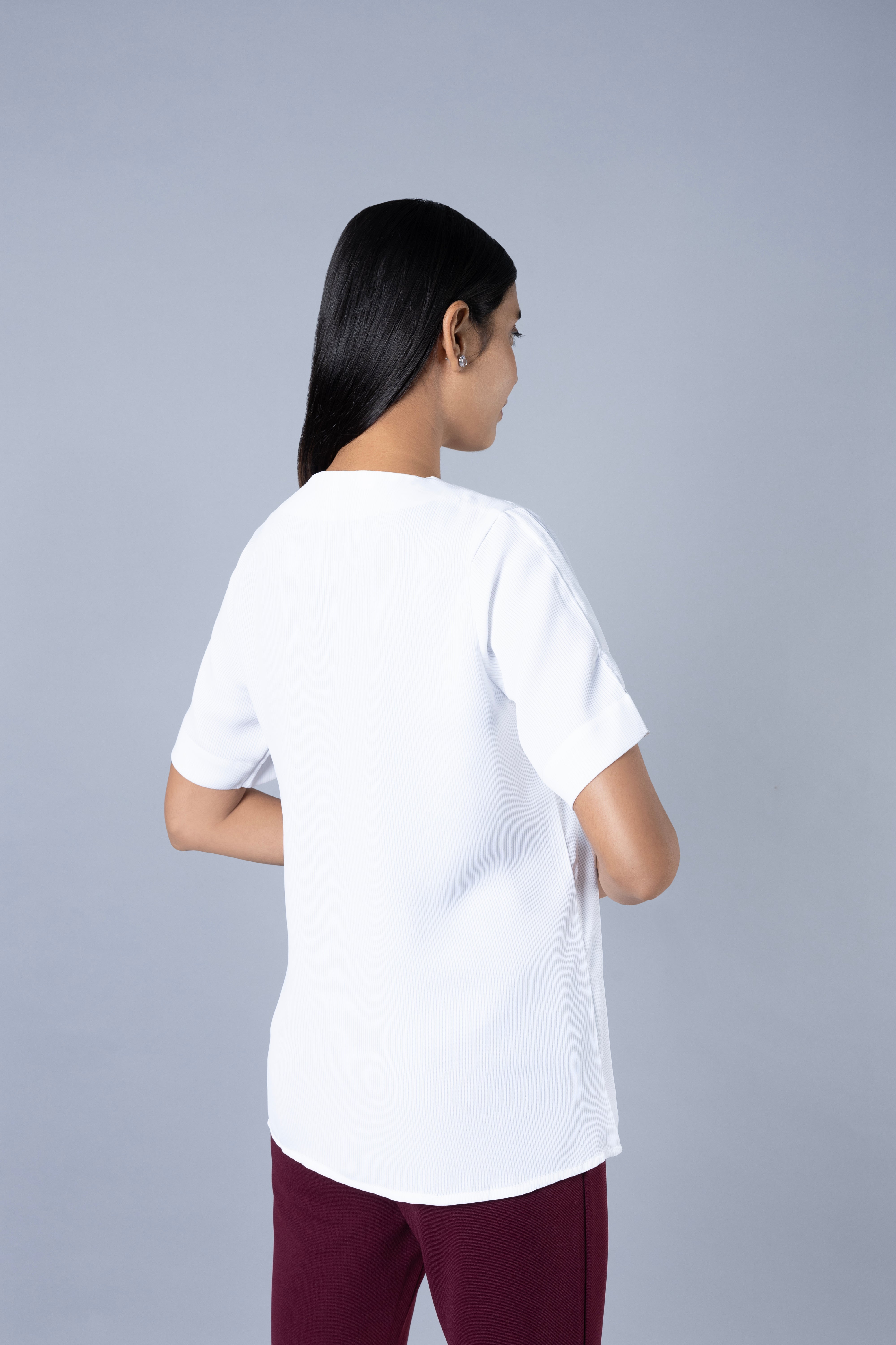 Top with detail overlap sleeve