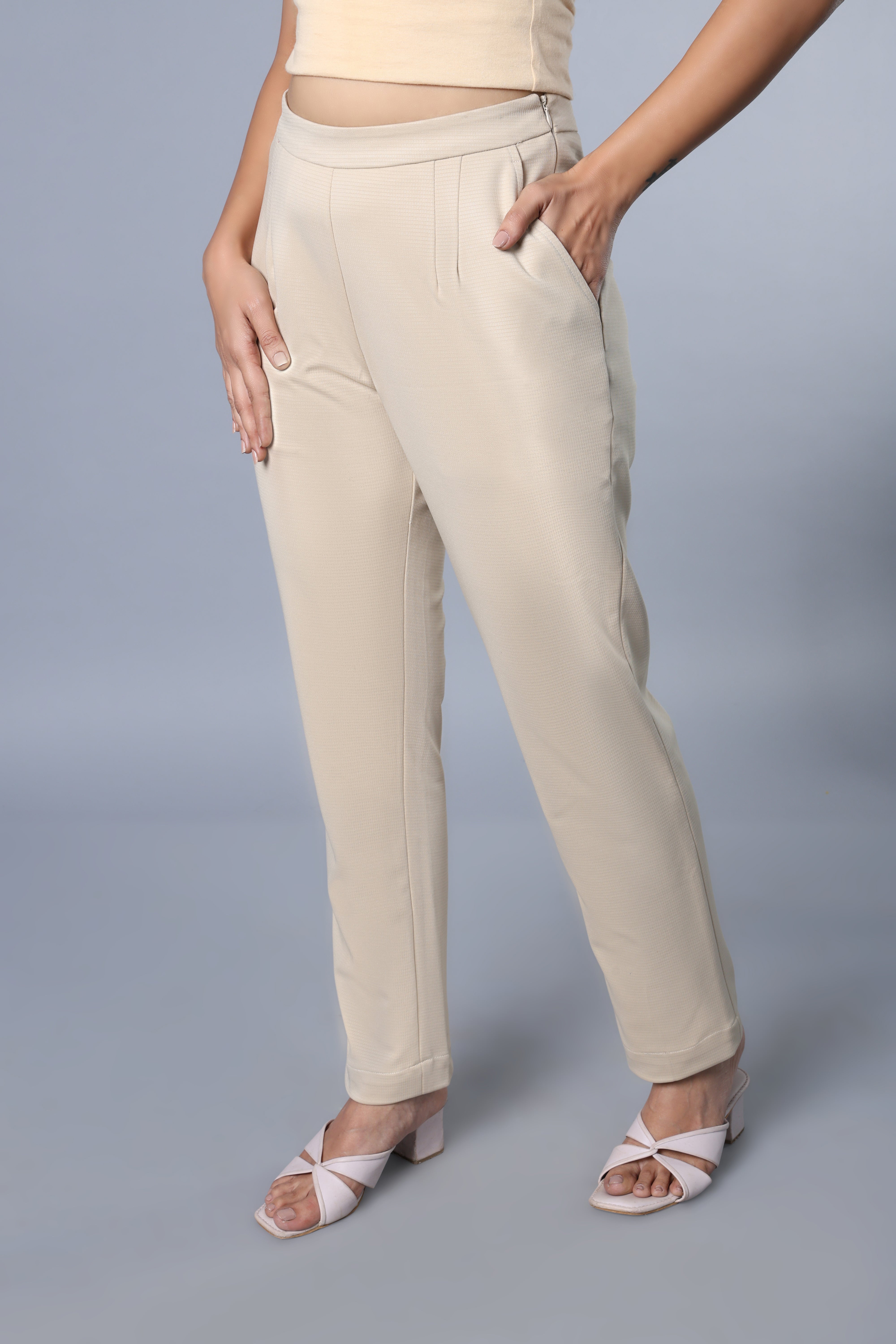 Mid rise parallel trouser with side zip & pockets
